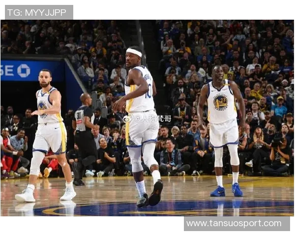 科尔感激库里和巴特勒的场边支持这对年轻球员成长至关重要