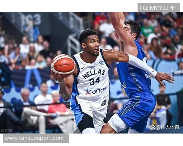 字母哥首节火力全开11分3板4助与米切尔对抗14分2助精彩对决