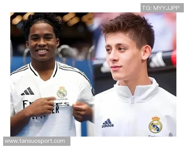 恩德里克本赛季仍未出场国际比赛间歇携妻子畅游摩洛哥度假