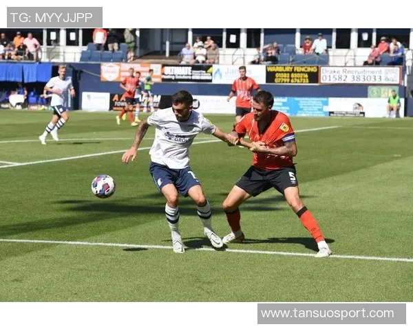 差点出事！热刺后场出球被断，勒温得球后扫射高出横梁