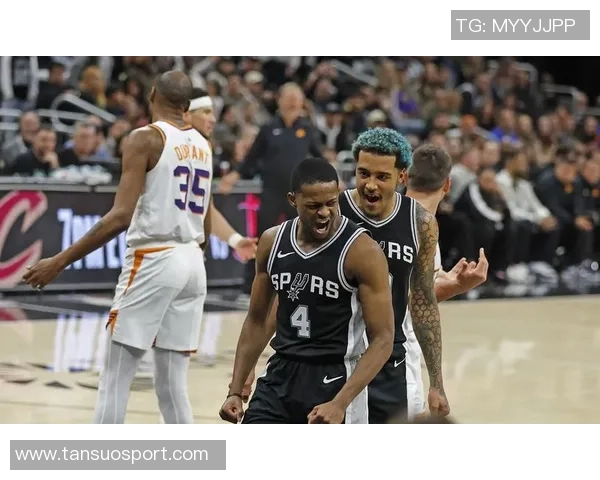 扛起球队重任福克斯场均267分助马刺迎来三连胜