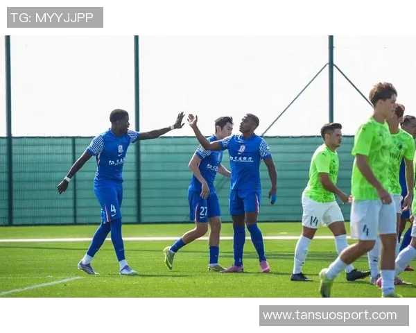 李新翔精彩穿裆过人后推射远角破门助海港4-2领先海牛 李新翔精彩穿裆过人后推射远角破门助海港4-2领先海牛