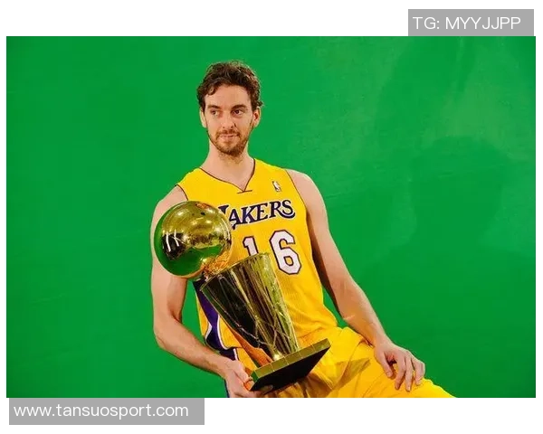 芬奇强调海兰德应展现真实自我他的挡拆与组织能力值得重视