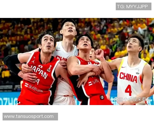 四冠中锋提前备战新赛季展现冠军气质与决心 四冠中锋提前备战新赛季展现冠军气质与决心