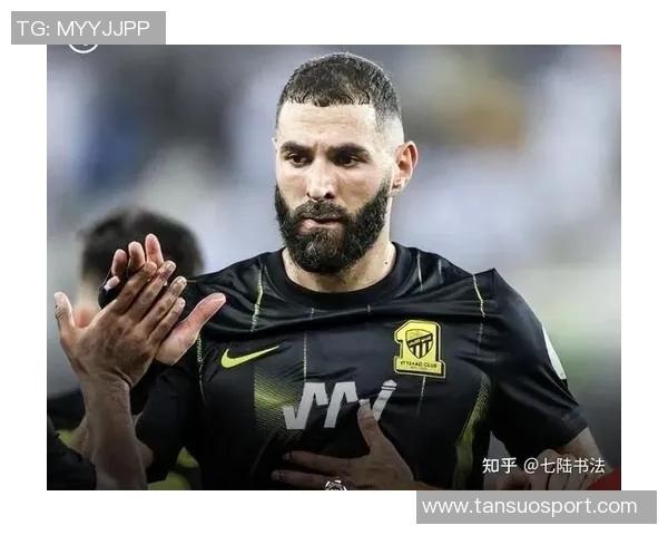 本泽马与吉达联合续约至2028年官方消息即将发布 本泽马与吉达联合续约至2028年官方消息即将发布