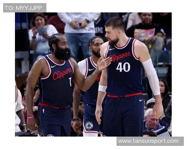 贝弗利认为快船应保留鲍威尔和米尔斯比尔更适合替补角色